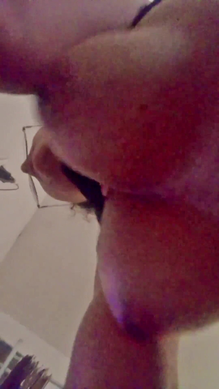 Professor Ricky: Mi-am transformat iubita într-o actriță porno. Primul videoclip cu sâni mari...