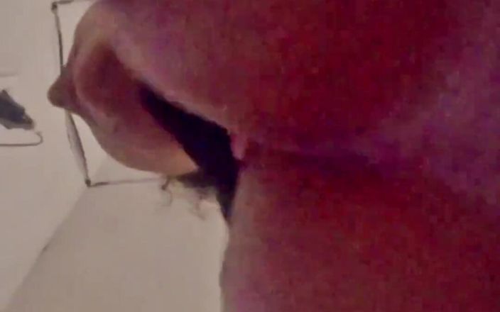 Professor Ricky: Mi-am transformat iubita într-o actriță porno. Primul videoclip cu sâni mari...