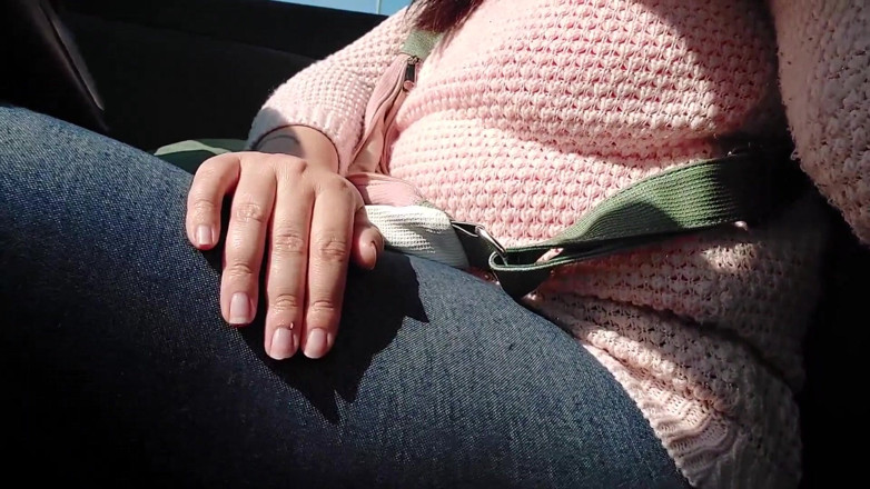 Nicoletta Embassi: Farts in a car
