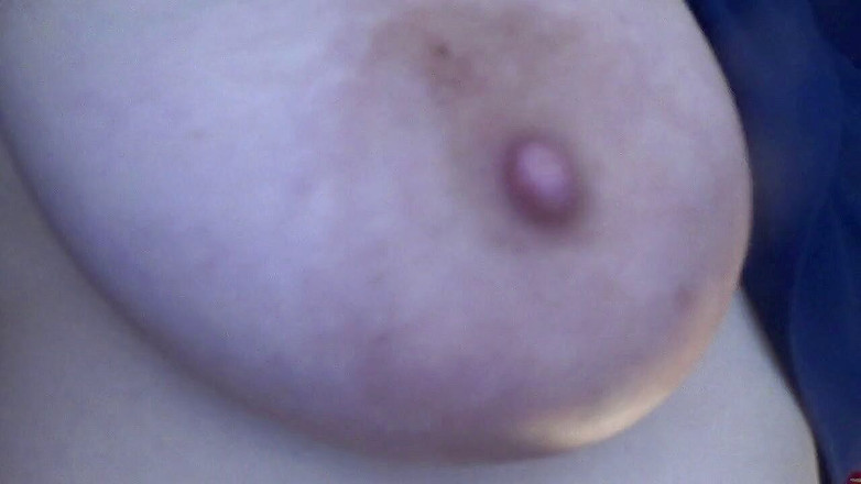 Sexy Milf: 大きなおっぱいが跳ねる