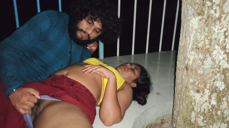 Vaigavarun45: Venkovní sex Poblíž řeky v noci, Mallu pár romantické šukání u řeky v...