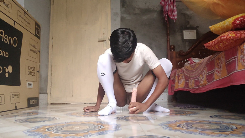 Home X Cum: 初めて使用するディルド