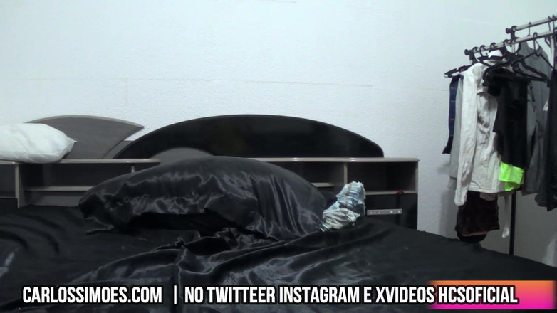 Carlos-Simoes: Hello My Loves, aku pengen banget ngirim kamu ciuman s2 (solo)