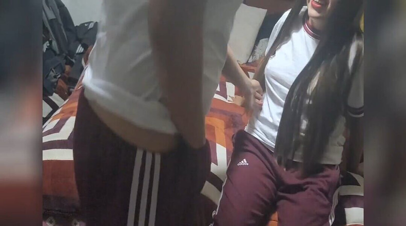 Astrid Cute: 女子大生クソッ、同級生のケツをハメちゃった!インスティテュートの授業が終わったら、僕たちはヤリまくりに出かけたんだ!