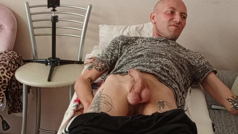 Zona901: Macecha přišla sát ptáka, aby spolkla část spermatu