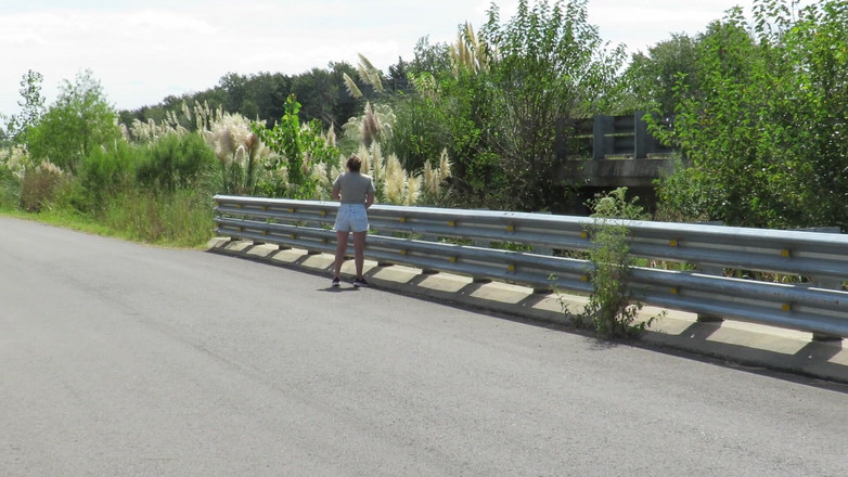 Milfcamsex: Patricia trên cầu Over the Road