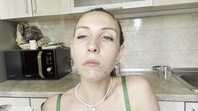 Hottie goddess: Грязный шоколадный мороженое, текущие губы и грязный рот