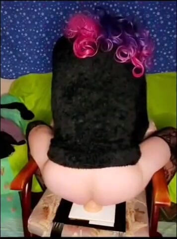 Lizzaali: New dresses and-ass teasing