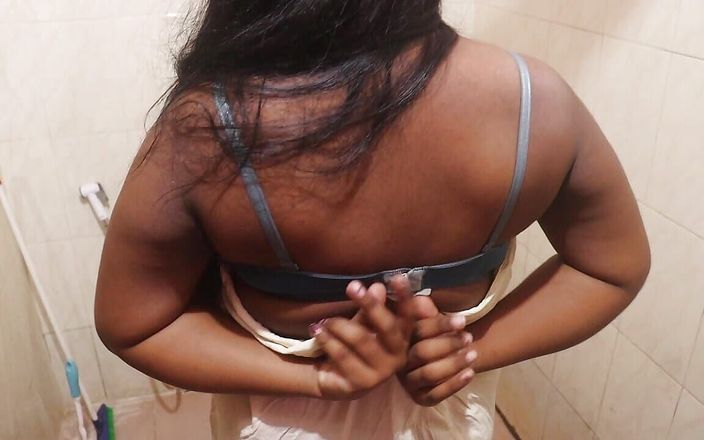 Indian teen girl: Hintli kerala kız arkadaşı evinde banyo yapıyor