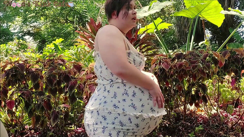 Weird Wood: हार्मोन उपचार चरम गर्भवती हो जाता है