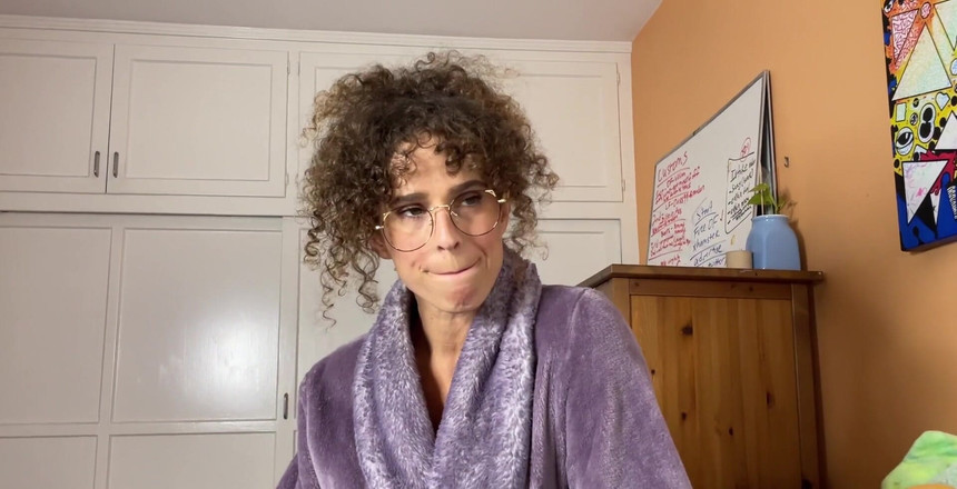 VibeWithMommy: Vivian'ın üvey oğullarımı bekaretini almaya çalıştığını öğrendim! Olmaz!! Üvey oğluma hatırlatıyorum