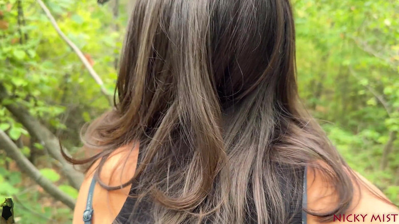 Nicky Mist: Porra na minha boca depois de me foder na floresta...