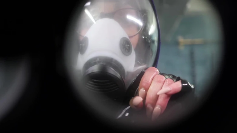 Countess diamond: Gas Mask Respirator Breath Play - Complete Femdom Control
