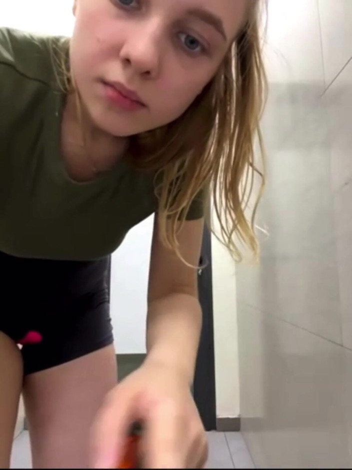 JuiceLussie: Extreme Sex in the Gym. Cumming a Lot
