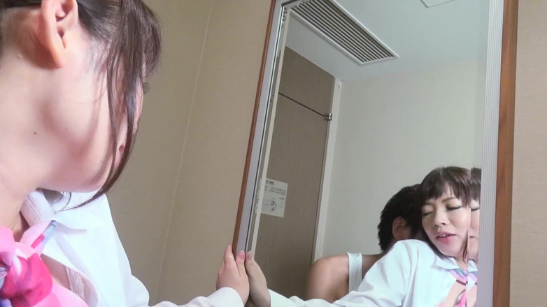 Caribbeancom: 69 자세로 자지를 빨아주는 아시아 소녀