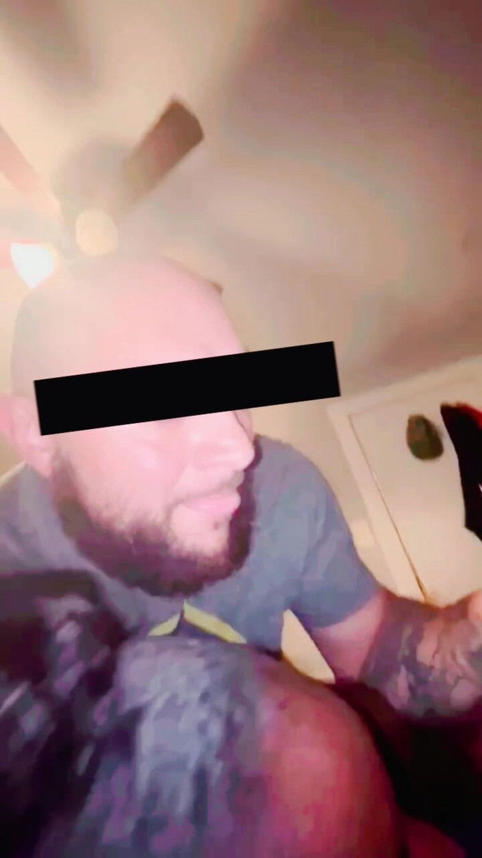 Noblelove: 性感的荡妇家庭妻子乱搞整晚