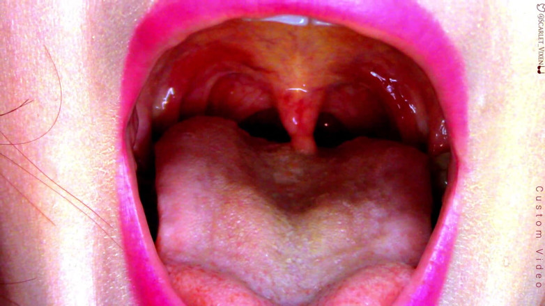 Scarlet Vixen: Sexy Scarlet Says Ahhhh - Uvula Showoff