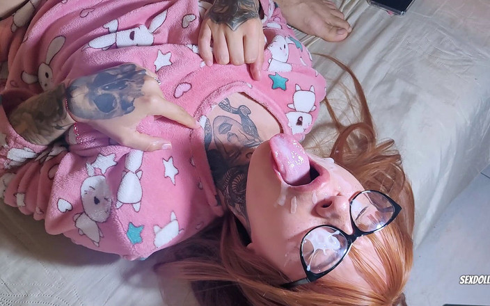 Sexdoll520: शरारती रेडहेड में गहरा ओरल सेक्स होता है और जब तक वह मुश्किल से चोदता है...