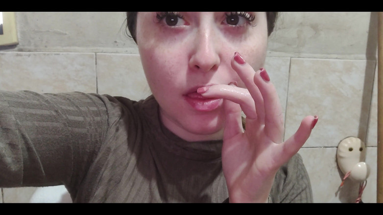 RavenHearth666VIP: 玩弄我的手指和我毛茸茸的阴户