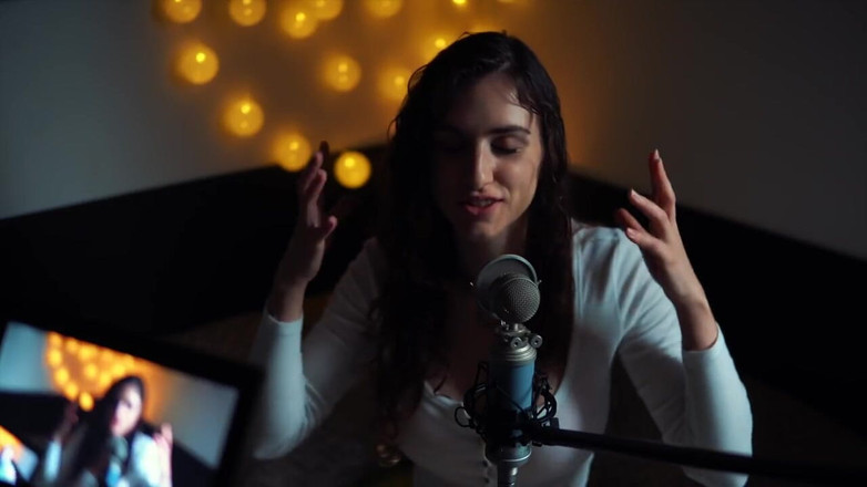 Piper Blush: Asmr s zdvihem polštáře, kousnutí, poškrábání