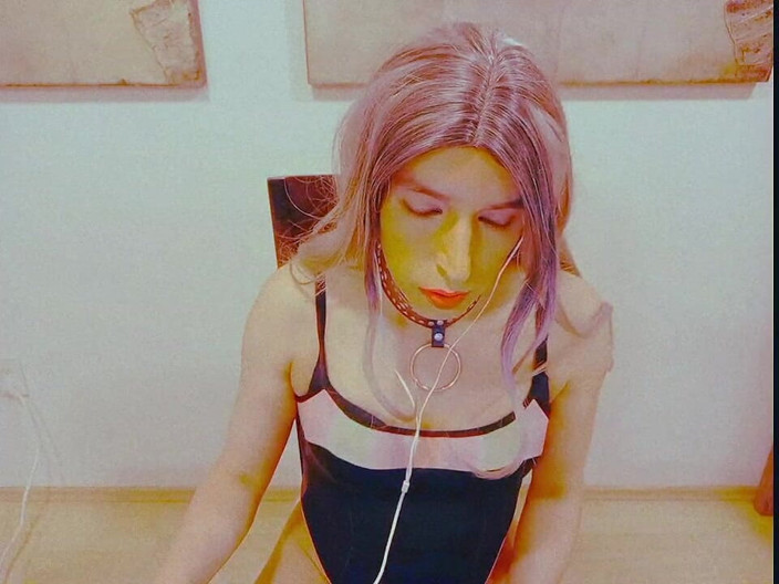 Tammy sissy slave: Sissy Crossdresser Masturbating
