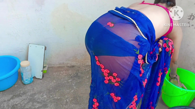 Ankurpriya000: Gelinini banyo yaparken gören kayınpeder launda banyoda banyo yaparken ayağa...