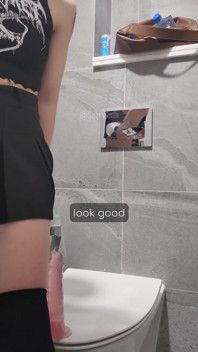 (ditangkap) Sissy Asia bermain dubur di Mall Wc