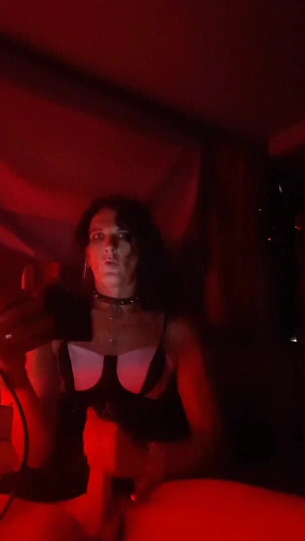 Badbitch6669: Naughty tranny wank
