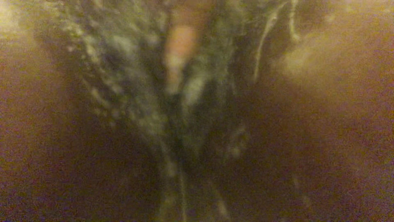 Vicious V: गीला शॉवर दृश्य! डिल्डो खेल