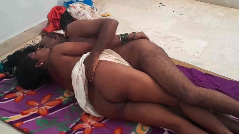 Desi palace: Indian hot Stepaunty porn video
