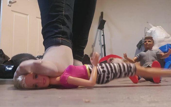 Simp to my ebony feet: Giantess destroying dolls