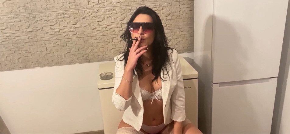 MilfyCalla: Le avventure di Milfycalla Ep 8 pronto per un viaggio d'affari...