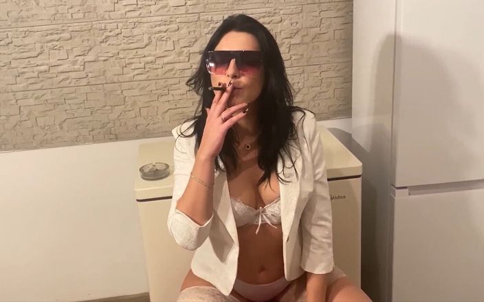 MilfyCalla: Petualangan Tante Seksi Ep 8 Yang Siap Berbisnis Sama Bosku Sendiri