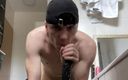 boyzxy212_2: Schattige homo-twink speelt met een monster dildo en zuig hem...