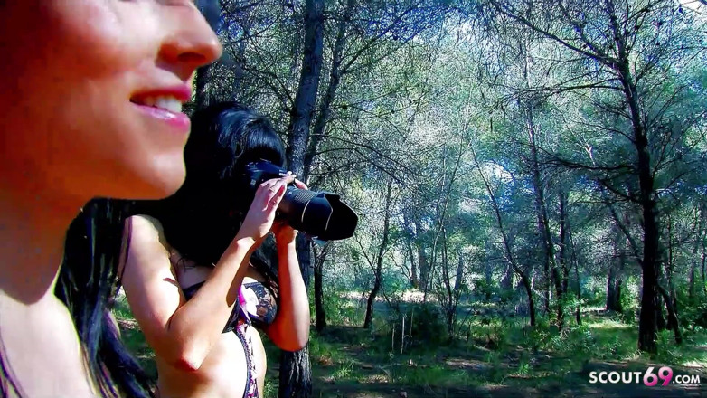 Full porn collection: Teen Lolly s velkými prsy a brýlemi ošukaná venku nevlastním...