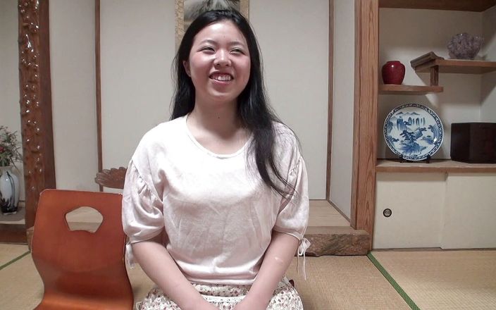 Japan Lust: Gái teen mũm mĩm Chika Miyake háo hức được thỏa mãn