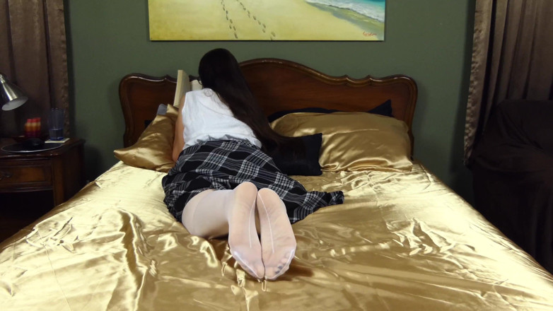 Christina Sapphire: Hose 'n Toes