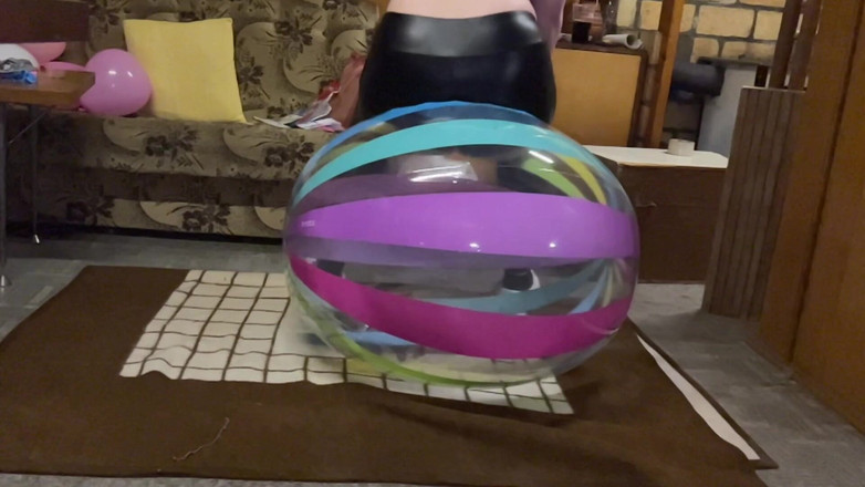 BeachBallsDuo: Weve ने एक टेबल तोड़ दी! 190kg जोड़े बनाम 9 बड़े समुद्र तट, स्विमिंग रिंग और हाथ बैंड! हम आक्रामक रूप से उन्हें पोप करते हुए बैठते हैं! 2 कैमरा Angl