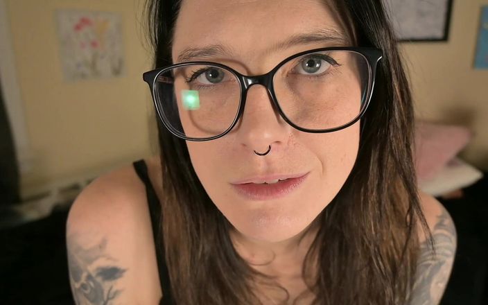 Miss Ellie Roleplay: 令人恶心的坚果恋物癖