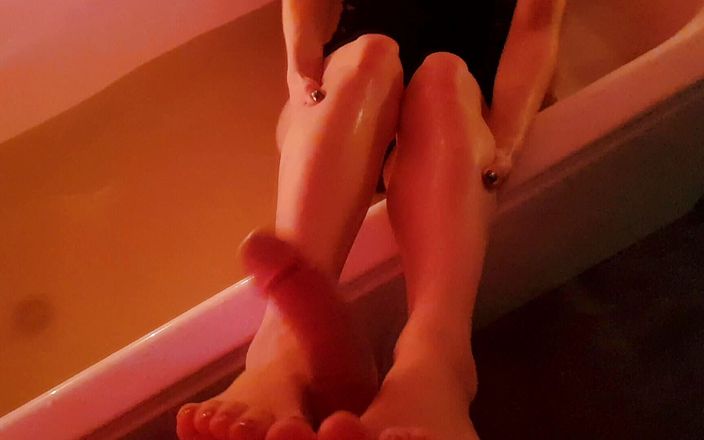 Your Naked Dream: Sensual Footjob from Cuties and Slobbery Blowjob from The Bath -...