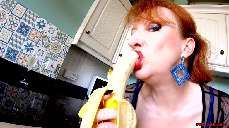 RedXXX: Busty Mature Red XXX Fucks Her Big Black Dildo