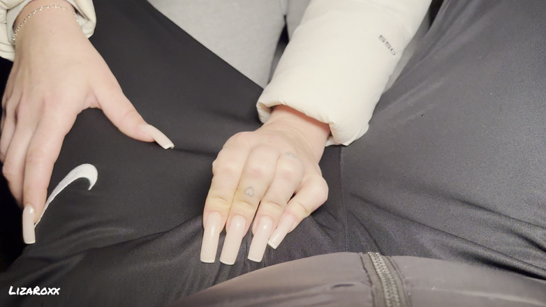 LizaRoxx: Fucked và Squirted bởi Jogger Random