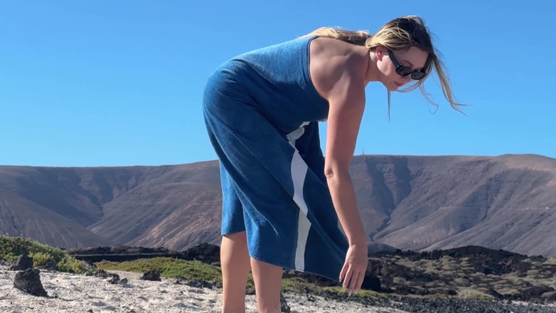 Emma Voyeur: Caught Girl While She Fingering Her Pussy on the Beach