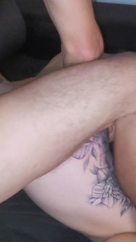 Esposa caliente siendo destruida dejando su culo lleno de esperma