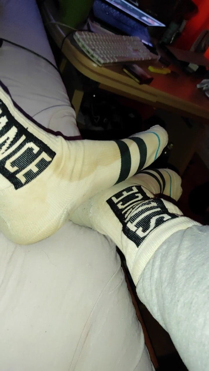 SmokedAlloy2: Dirtyjunkbro non ha bisogno di un gabinetto per pisciare. Lo...