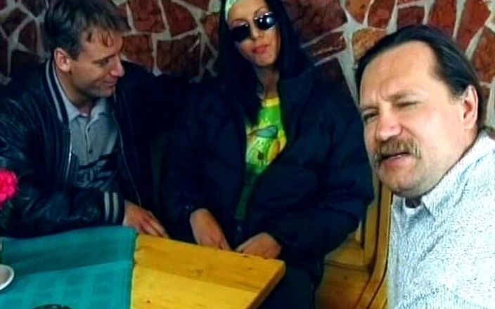 Deutscher hardcore: Perfecte Duitse pop geneukt op de tafel van de taverne