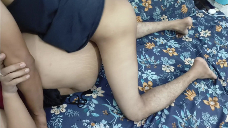 Sexgarl84: Echt Indisch koppel intense slaapkamersessie - pijpbeurt tot creampie