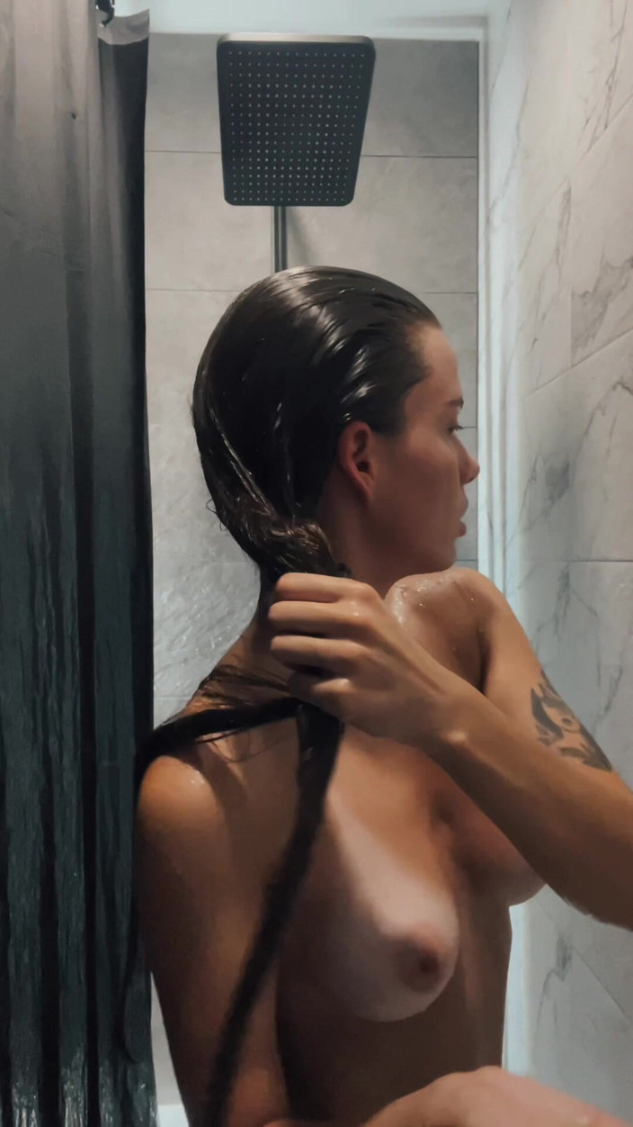 Feet lady: Duș hooot