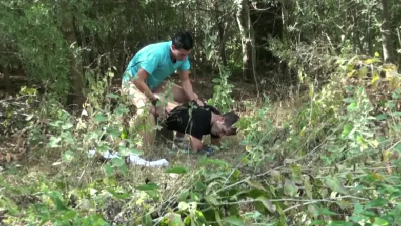 Gaybareback: Straight used by twink gay in ehxib wood outdoor cruising