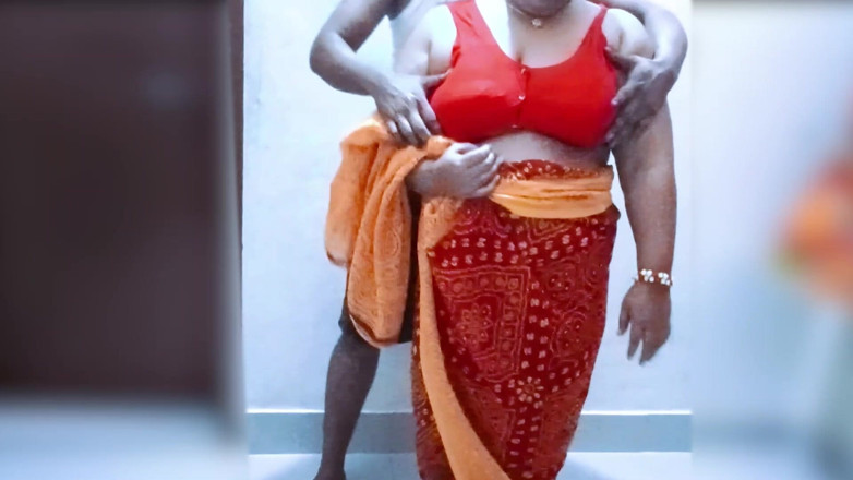 Hoktoml99: Viral Desi Step Brother and Step Sister Found an Empty...